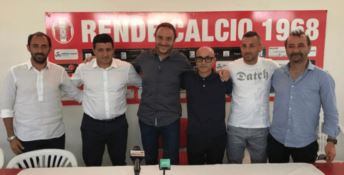 A sinistra l’allenatore in seconda Tricarico, il tecnico Andreoli, il presidente Coscarella,  il preparatore atletico Fucci e il preparatore dei portieri Lanza